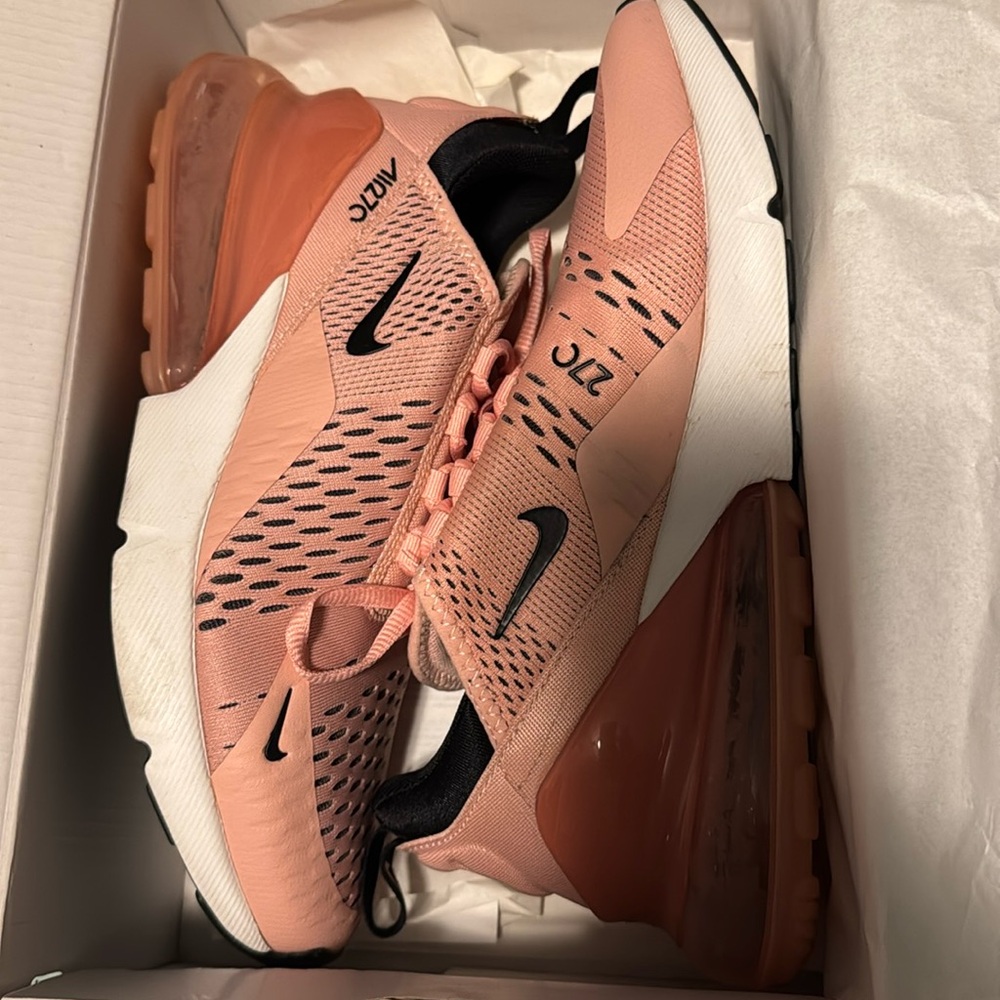 Coral Pink AirMax 270 Women’s 8.5